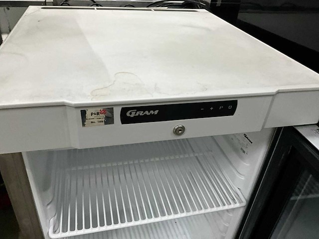 Gram k 210 rg 3w rvs glasdeur koelkast - afbeelding 4 van  5
