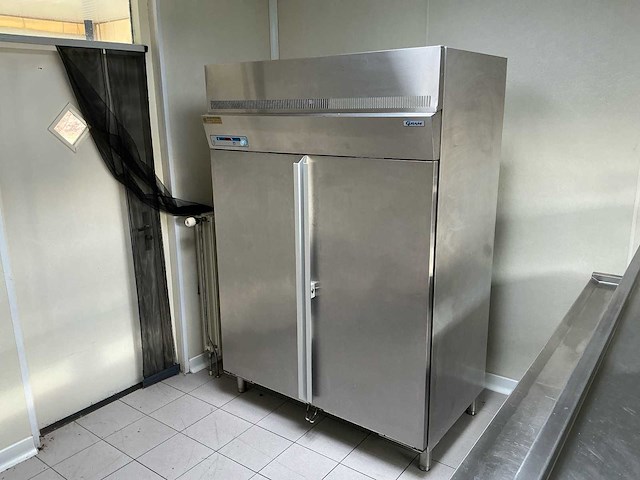 Gram k1270 d rhha professionele koelkast (dubbeldeurs) - afbeelding 9 van  16