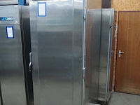 Gram - afbeelding 1 van  6