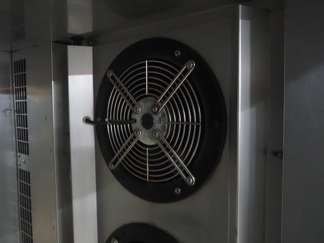 Gram - afbeelding 11 van  15