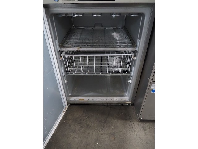 Gram - afbeelding 4 van  9