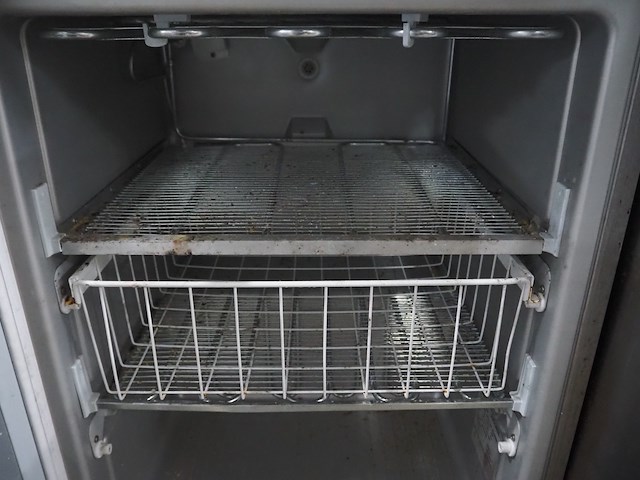 Gram - afbeelding 5 van  9