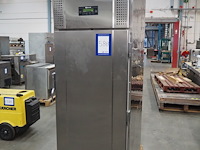 Gram - afbeelding 1 van  10