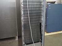 Gram - afbeelding 3 van  9