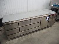 Gram - afbeelding 2 van  9