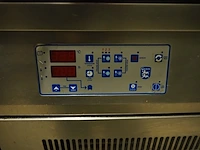 Gram - afbeelding 4 van  4