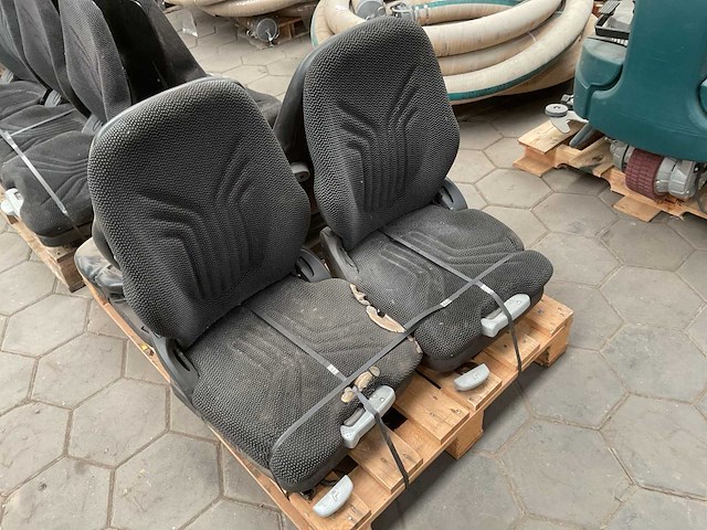 Grammer heftruck stoel (4x) - afbeelding 1 van  3