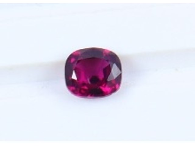 Granaat - 0.94 carat natuurlijke almandien pyroop granaat - afbeelding 1 van  2