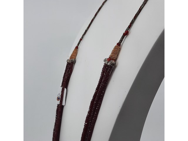 Granaatkralen collier, paar oorstekers en 1x hanger - afbeelding 17 van  19