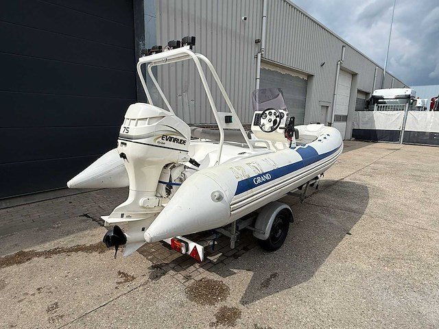 Grand goldenline rib boot met trailer en buitenboordmotor 75pk - afbeelding 22 van  35