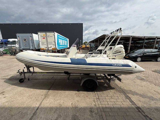 Grand goldenline rib boot met trailer en buitenboordmotor 75pk - afbeelding 33 van  35