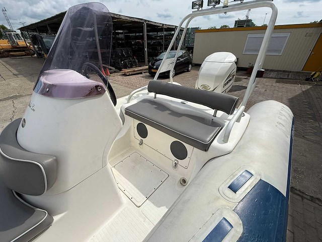 Grand goldenline rib boot met trailer en buitenboordmotor 75pk - afbeelding 5 van  28