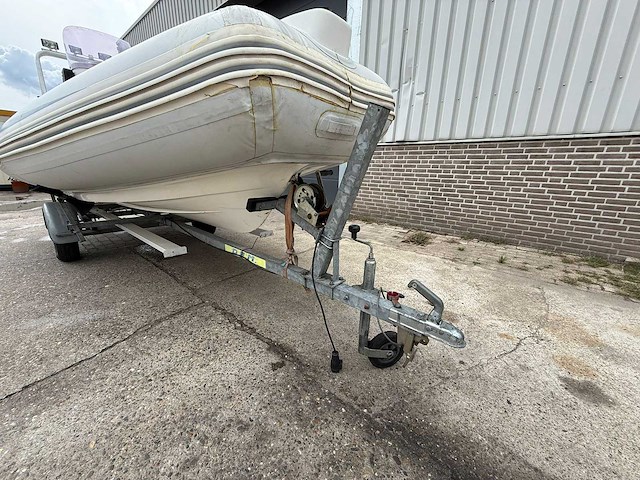 Grand goldenline rib boot met trailer en buitenboordmotor 75pk - afbeelding 22 van  28