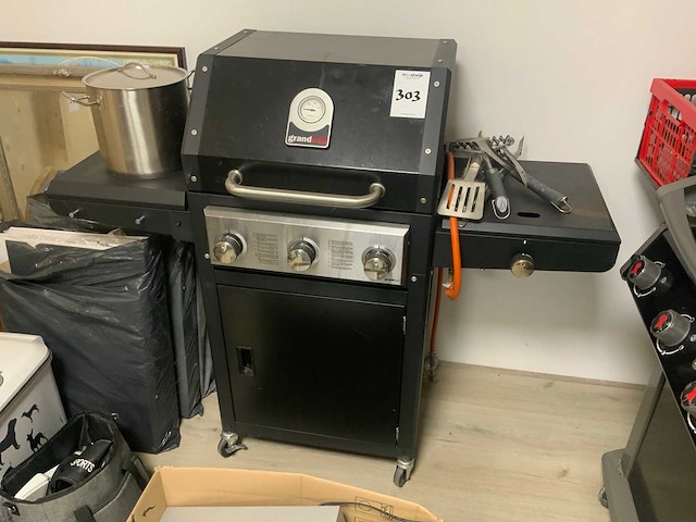 Grandhall gas bbq - afbeelding 1 van  4