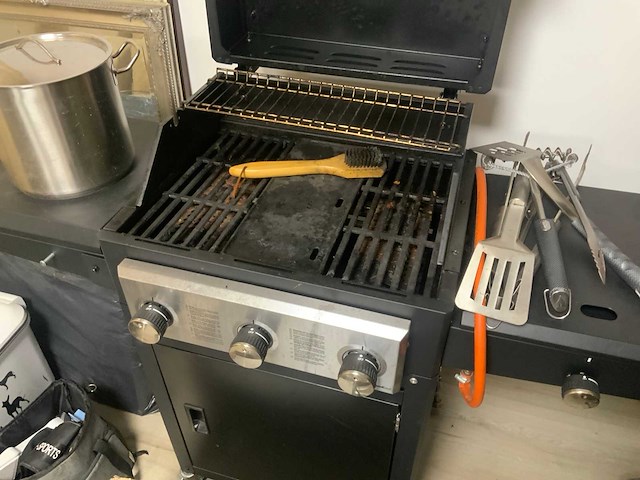 Grandhall gas bbq - afbeelding 2 van  4