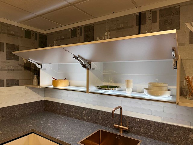 Grando - a serie 4000 - showroomkeuken - afbeelding 15 van  26