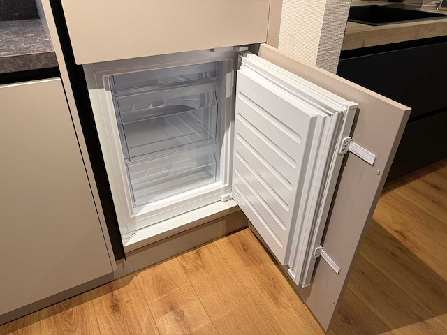 Grando - a serie 4000 - showroomkeuken - afbeelding 19 van  26