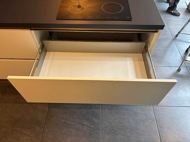 Grando keuken met falmec / whirlpool apparatuur - afbeelding 3 van  16