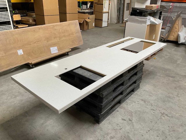 Granieten eiland keuken werkblad - afbeelding 1 van  5