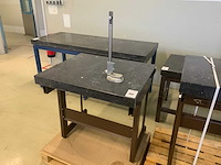Granieten laboratoriumtafel met hoogtemeter - afbeelding 2 van  3