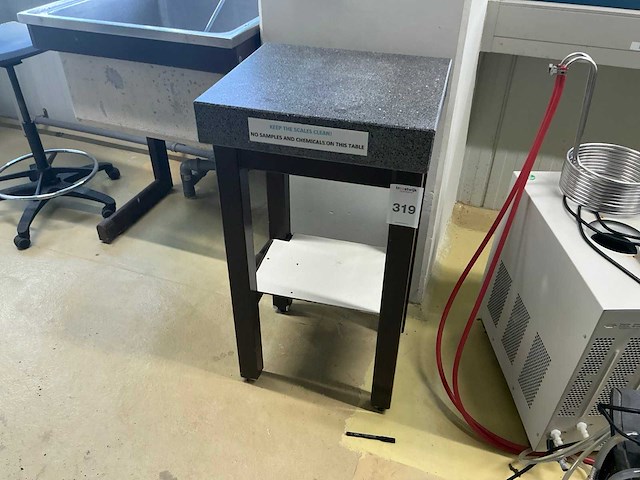 Granieten laboratoriumtafel - afbeelding 3 van  3