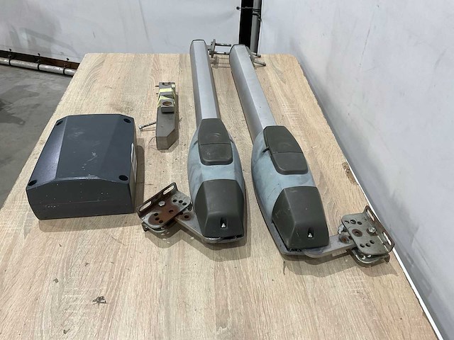 Granswingls - elektrische poort opener - afbeelding 4 van  7