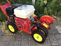 Grasboy kantensnijder met honda gx160 5.5pk motor - afbeelding 2 van  4