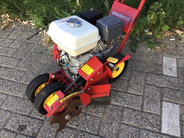 Grasboy kantensnijder met honda gx160 5.5pk motor - afbeelding 3 van  4