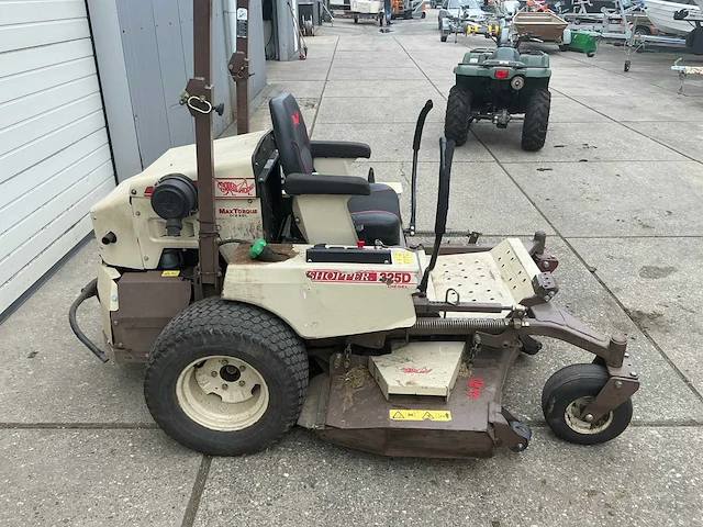 Grasshopper 325d zero-turn zitmaaier - afbeelding 6 van  12