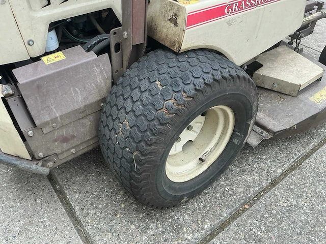Grasshopper zero-turn zitmaaier - afbeelding 4 van  15