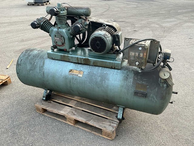 Grasso l830/8 luchtcompressor en voorraadtank - afbeelding 9 van  16