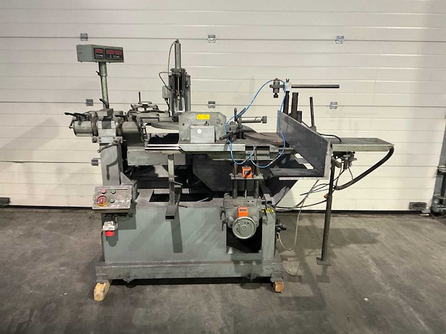 Graule uas raveelzaagmachine v.v. aanvoertafel - afbeelding 1 van  10