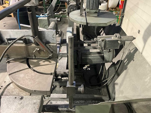 Graule uas raveelzaagmachine v.v. aanvoertafel - afbeelding 9 van  10