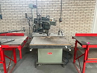 Graule verstek afkortcirkelzaagmachine v.v. aan- uitvoertafel - afbeelding 1 van  8