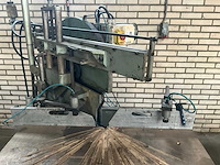 Graule verstek afkortcirkelzaagmachine v.v. aan- uitvoertafel - afbeelding 3 van  8