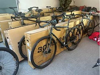 Gravel-, urban-, reisfietsen en frames van bombtrack