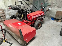 Gravely 12 professional werktuigdrager met veegborstel