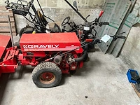Gravely 12 professional werktuigdrager met veegborstel - afbeelding 3 van  9