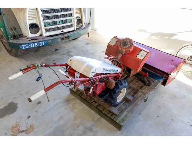 Gravely zelfrijdende veegmachine/freesmachine - afbeelding 3 van  4