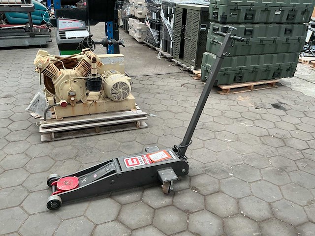 Gray fsj-120 garagekrik - afbeelding 1 van  4