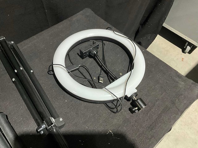 Green-screen met ringlight - afbeelding 6 van  12