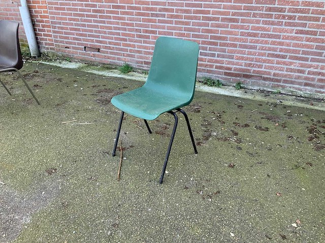 Green stackchair - canteen chair (81x) - afbeelding 1 van  6