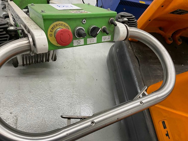 Green weed brush gwb-e400-24 onkruidborstelmachine - afbeelding 11 van  13