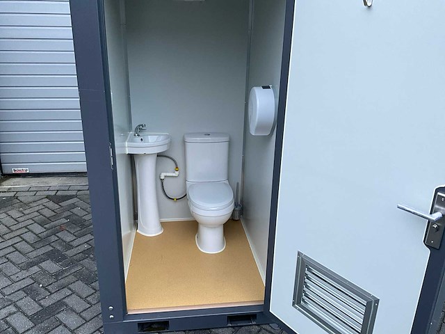 Greenland - 2025 - single toilet - mobiele toilet - afbeelding 2 van  25