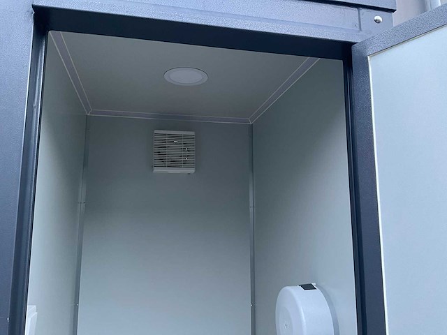 Greenland - 2025 - single toilet - mobiele toilet - afbeelding 14 van  21