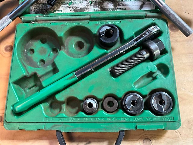 Greenlee slugbuster gatenpons en krimptang - afbeelding 2 van  8