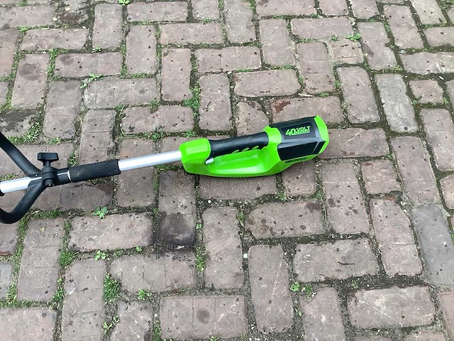 Greenworks accu bosmaaier - afbeelding 3 van  3