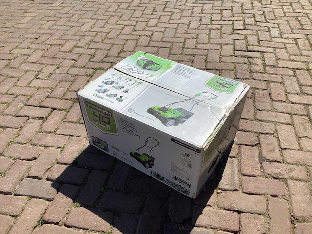 Greenworks g40dt35 verticuteermachine - afbeelding 2 van  3