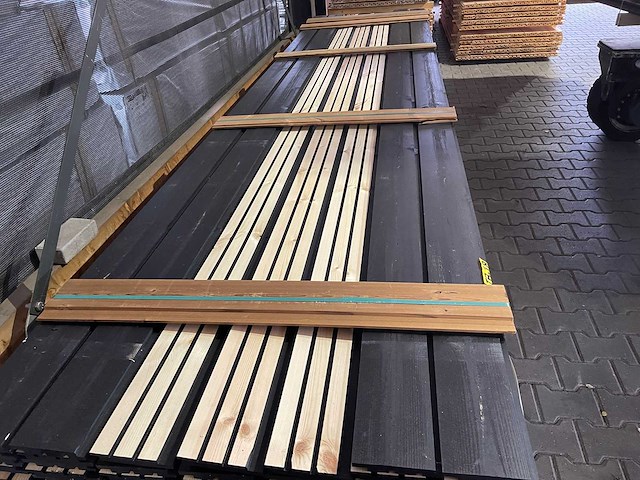 Grenen acoustic design- triple- deens profiel zwart gecoat 4500x142x22mm (44x) - afbeelding 1 van  3