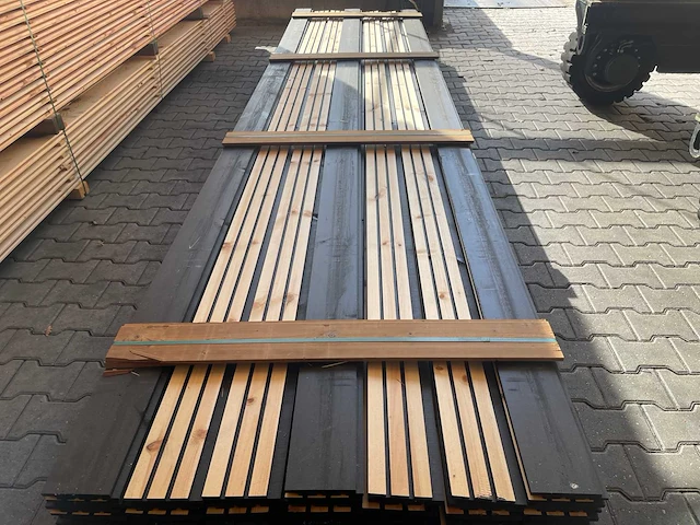 Grenen acoustic design profiel 4500x142x22mm (80x) - afbeelding 2 van  4